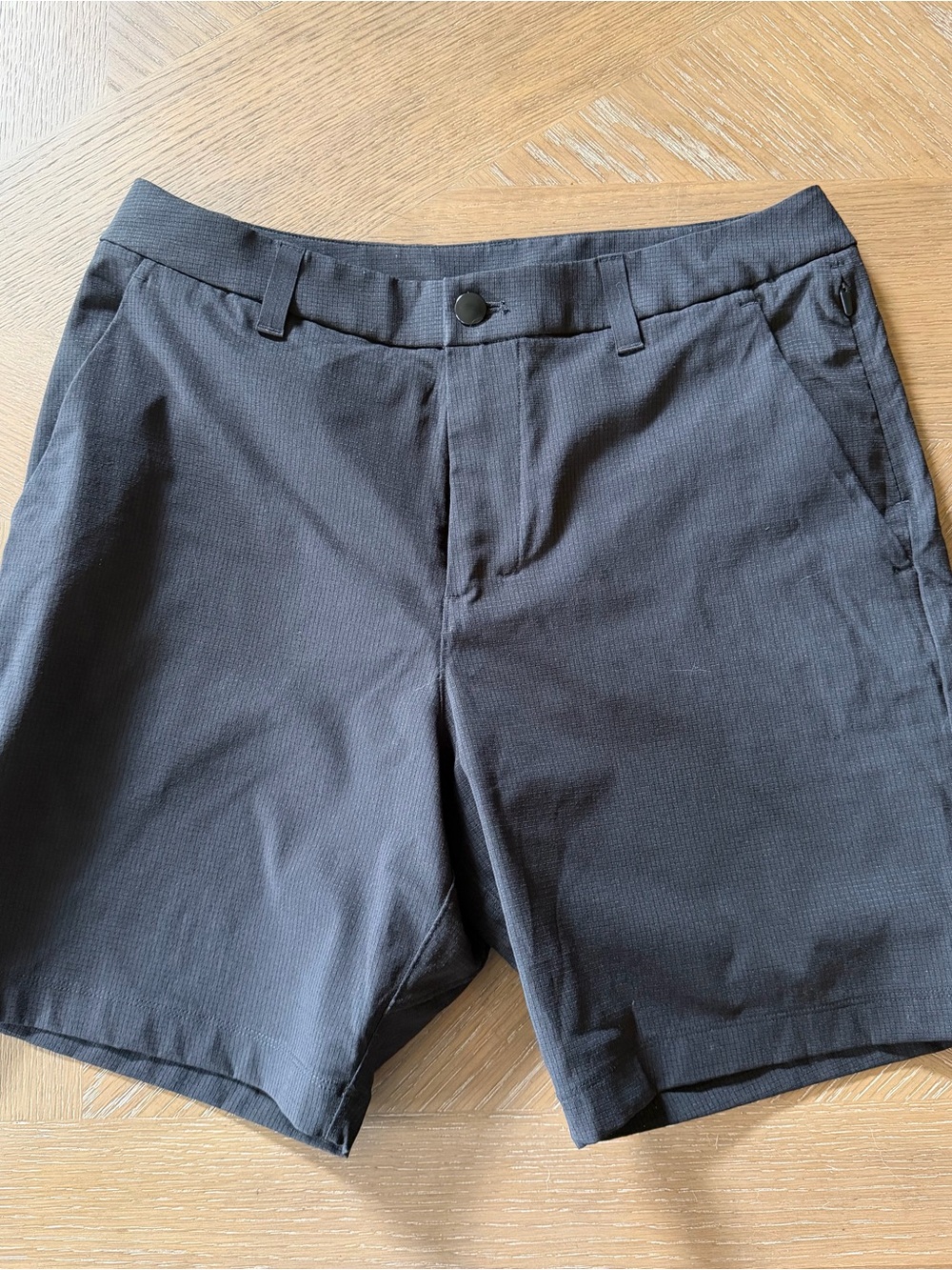 lululemon athletica Men's Black Flat-Front Shorts